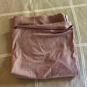 Lululemon snap scarf, OS fits all.  Brand new!  Never used!